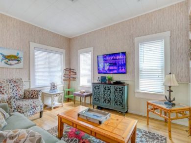 Charming Updated Cottage on Anna Maria Island